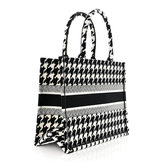 2025 Bag MEDIUM D BOOK TOTE