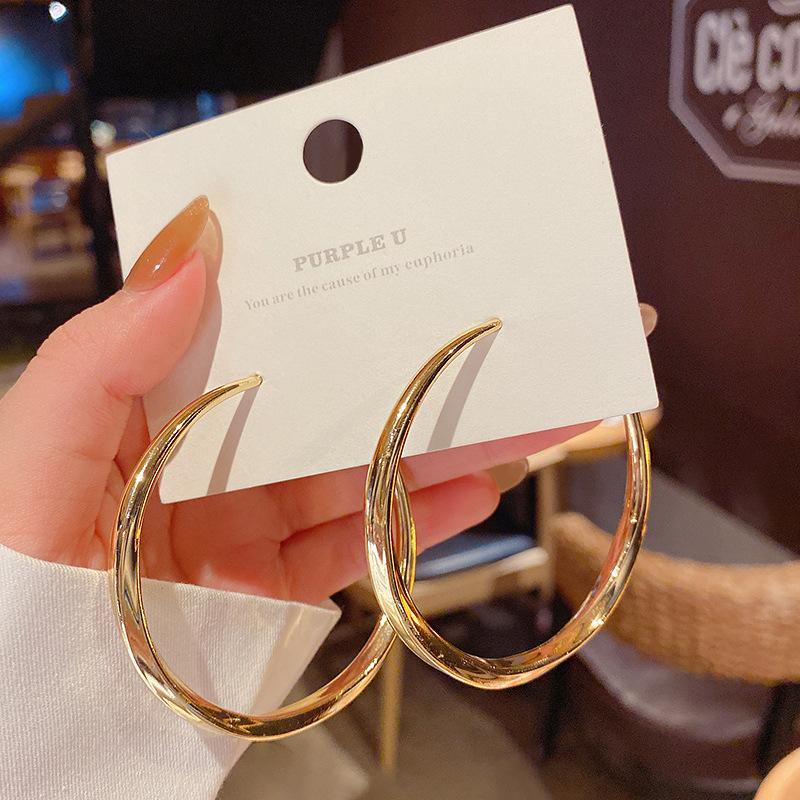 2025 Personalized round exaggerated earrings