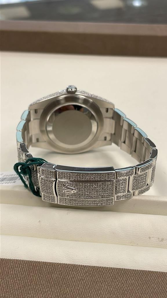 44mm Datejust watch, fully set with diamonds, 2015 model, quartz watch, water resistant to 20 meters.