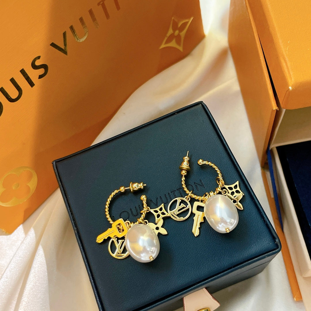 2025 Pearl Key Pendant Vine Earrings