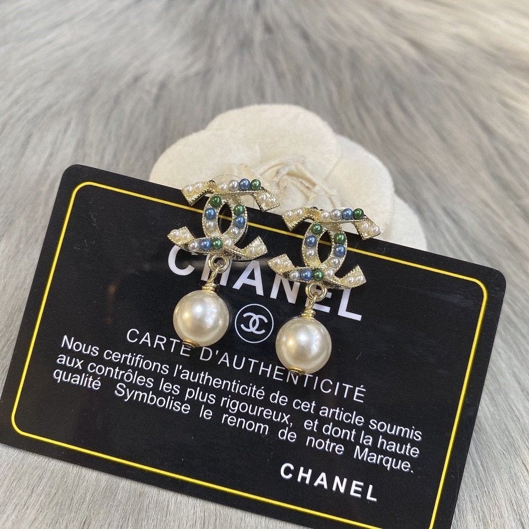 2025 Luxury Pearl Pendant Earrings