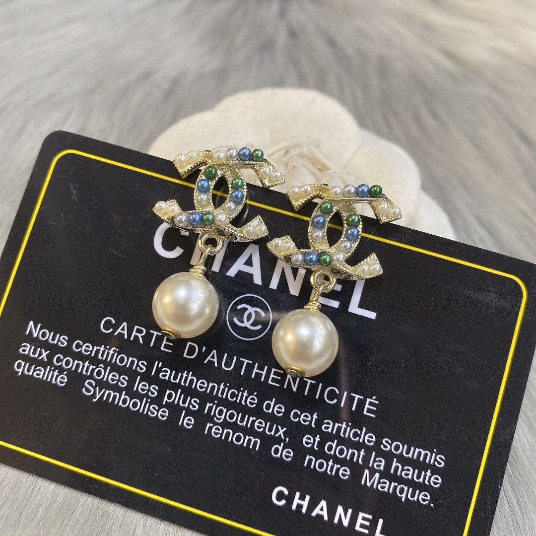 2025 Luxury Pearl Pendant Earrings