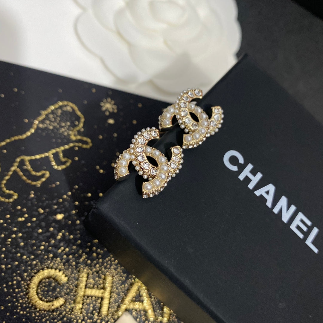 2025 Fashion Pearl Rhinestone Earrings