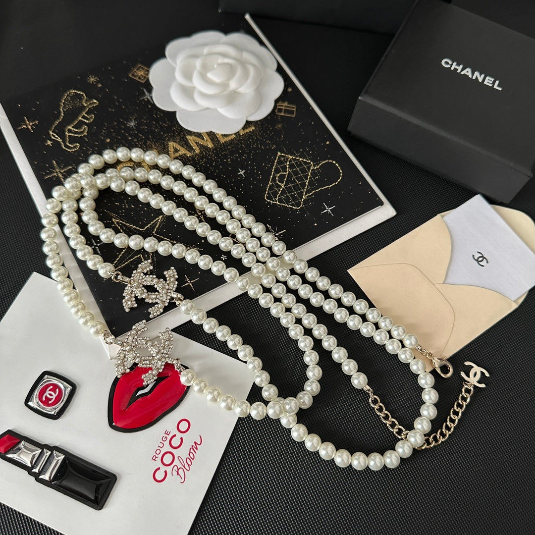 2025 Fashion double CC pearl pendant necklace
