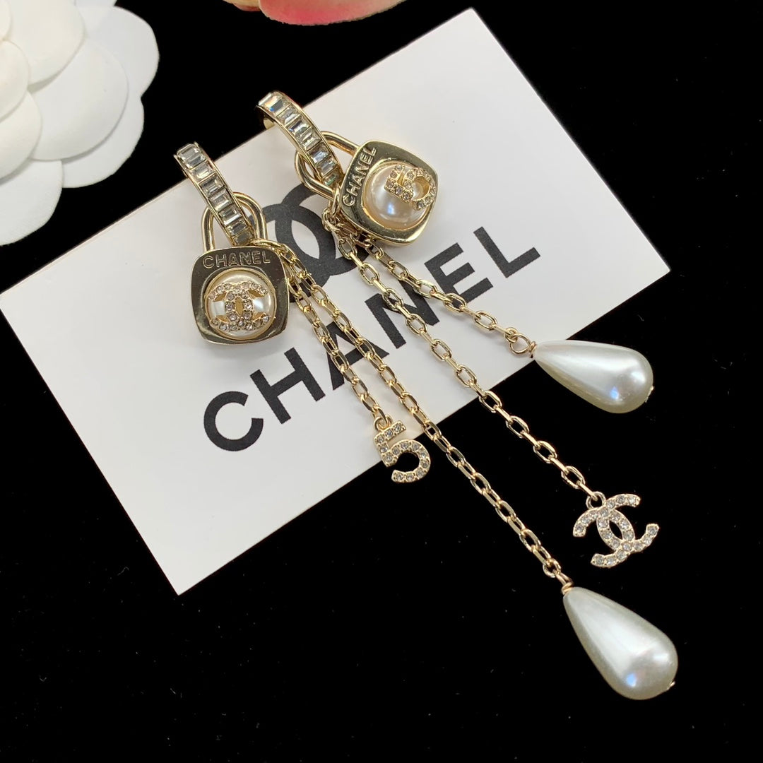 2025 Fashion Rhinestone Pearl Dangle Earrings