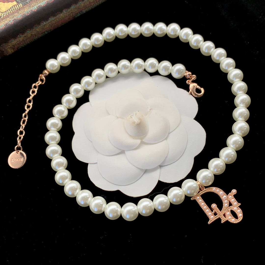 2025 Fashion CD pearl necklace