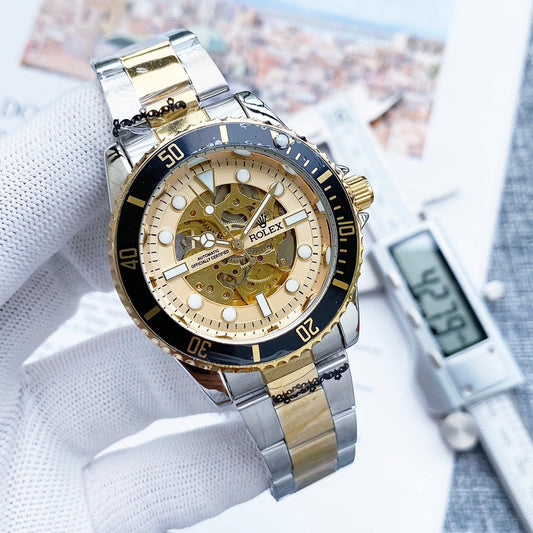 2026 Hottest Selling Item! 🔥🔥 Stylish mechanical men's watch with a mineral crystal glass face. The watch features a transparent skeleton design, simple yet elegant, showcasing every detail perfectly.