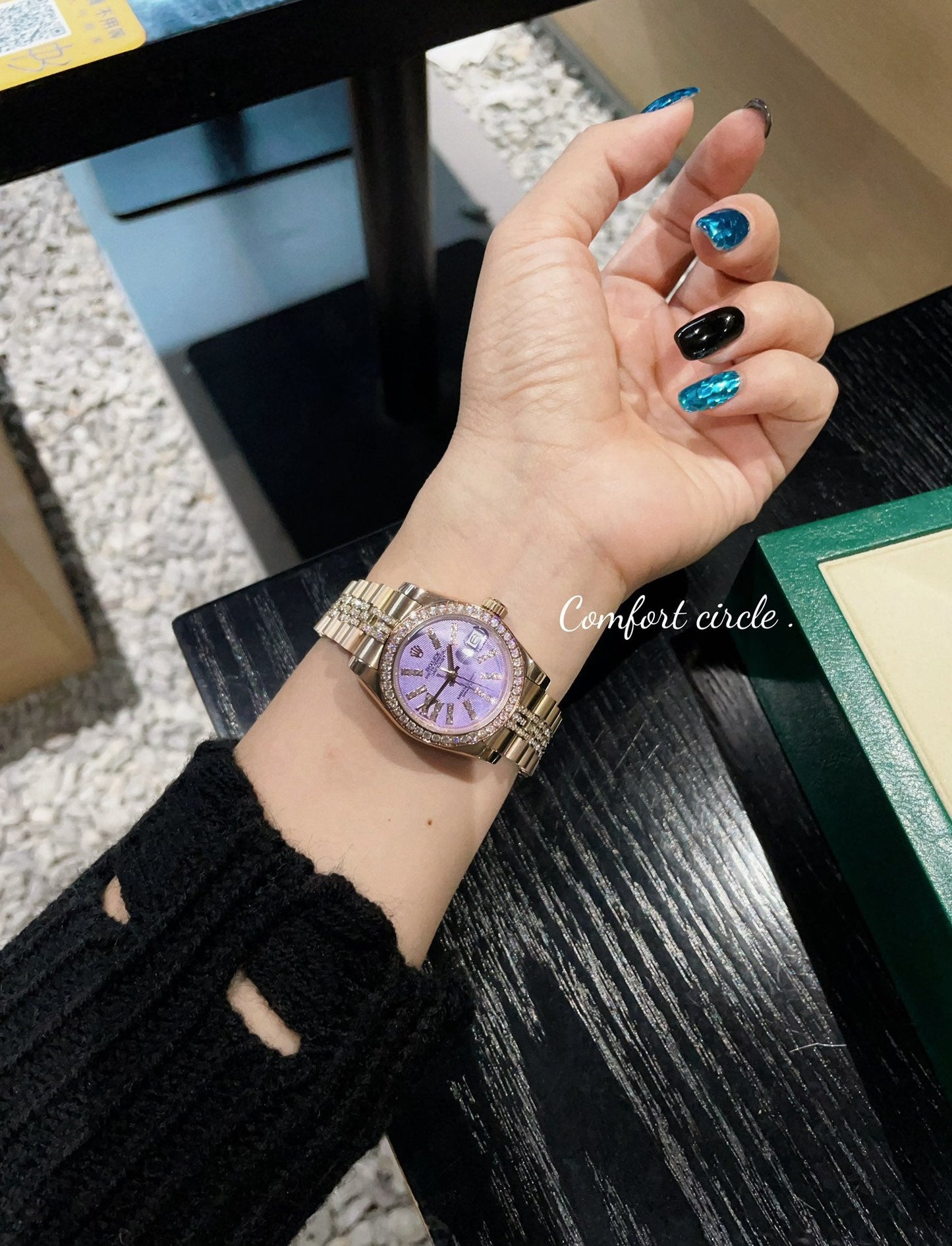 New Lady Dial Quartz Women's Watch