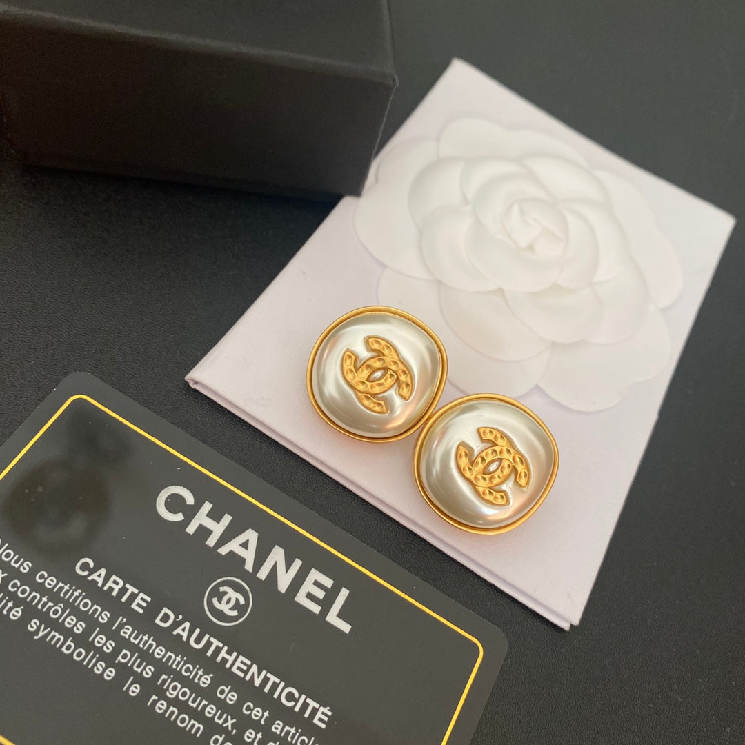2025 Temperament Pearl Letter Stud Earrings