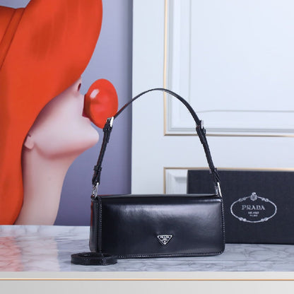 2025 Bag Shoulder Bag With Triangle Logo P4