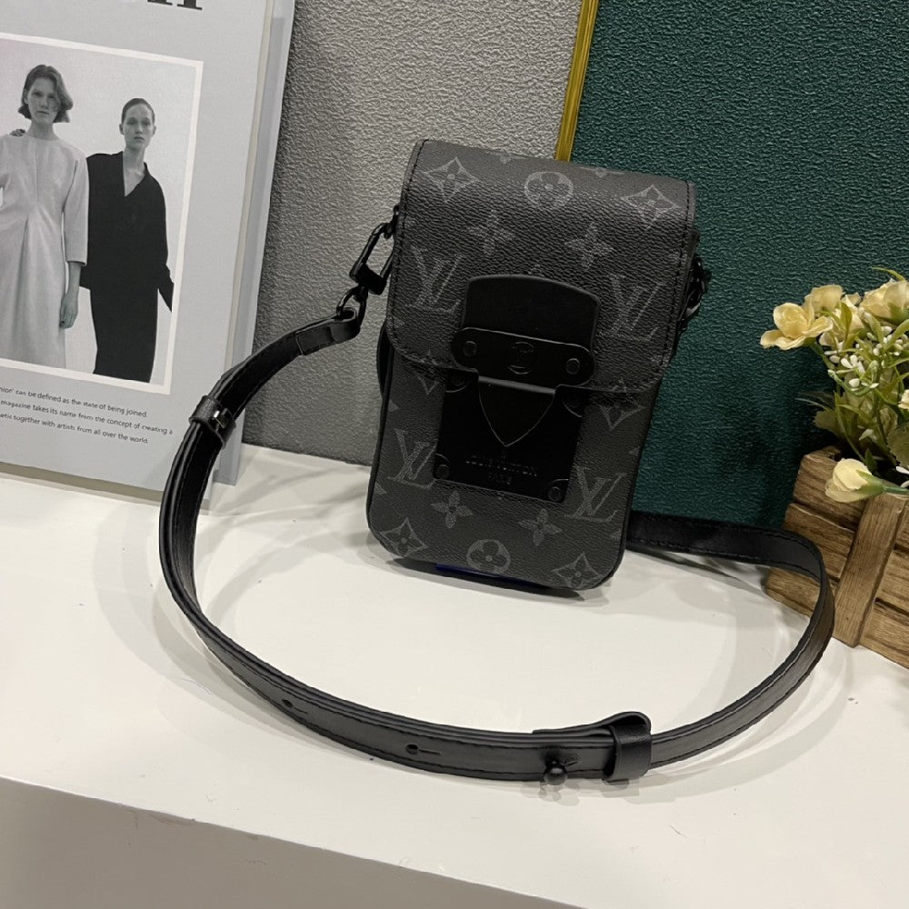 2025 Bag Classic Envelope Bag W31069