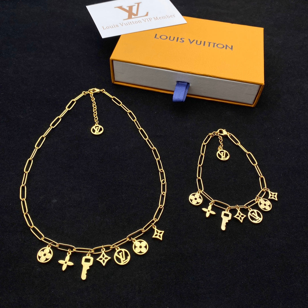 2025 Oval Ring Key Pendant Bracelet Necklace
