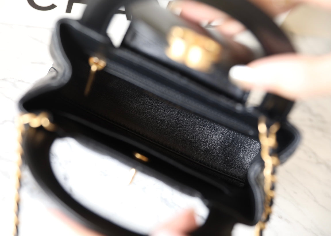 2025 Bag Stylish Top-handle Bag W39115